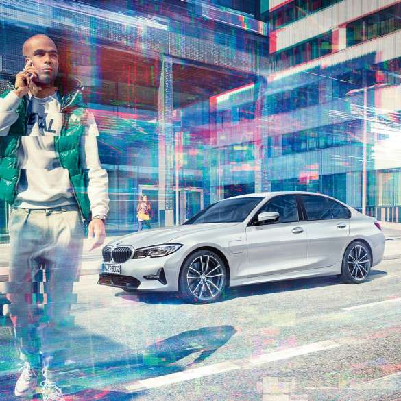 BMW 3 серії Седан, салон. Крупний план кабіни водія в салоні седана BMW 3 серії.