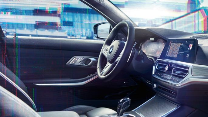 BMW 3 серії Седан, BMW Live Cockpit Professional. Крупний план інтер’єру седана BMW 3 серії з BMW Live Cockpit Professional.