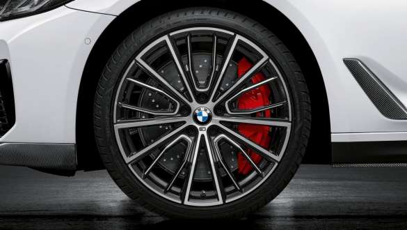 20-дюймові ковані диски M Performance Multi-Spoke 732 M у двоколірному виконанні на BMW 5 серії Седан G30 20-дюймові ковані диски M Performance Multi-Spoke 732 M у двоколірному виконанні на BMW 5 серії Седан G30