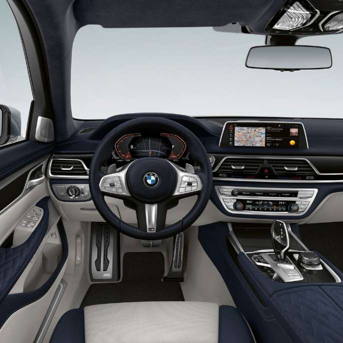 BMW 7 серії Седан з пакетом M Sport: інтер'єр BMW 7 серії Седан з пакетом M Sport: інтер'єр