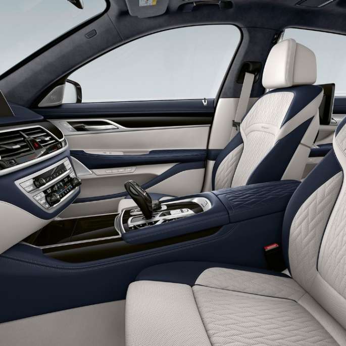 BMW 7 серії з пакетом M Sport: шкіряна оббивка BMW 7 серії Седан з пакетом M Sport: оббивка шкірою Dakota чорного кольору