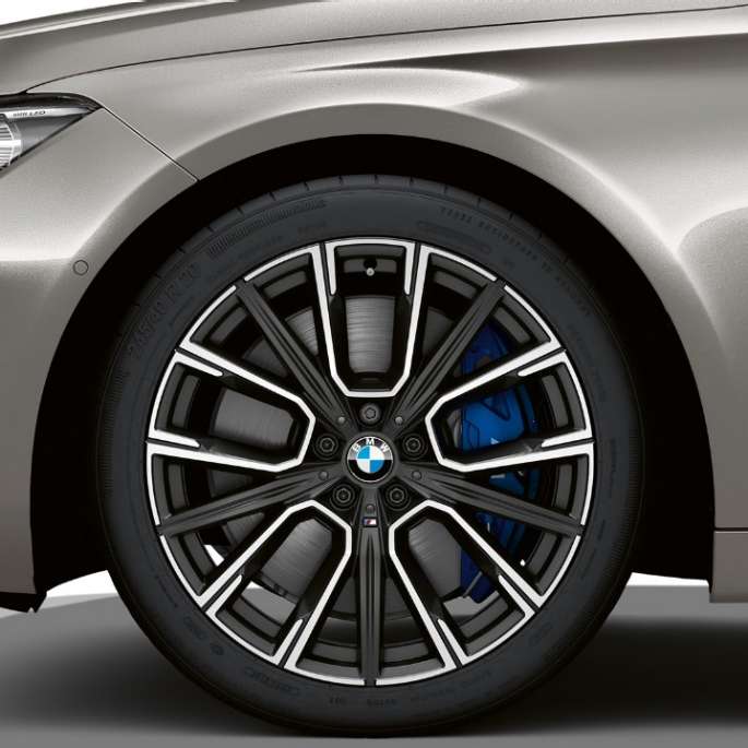 BMW 7 серії Седан з пакетом M Sport: колісні диски BMW 7 серії Седан з пакетом M Sport: колісні диски крупним планом