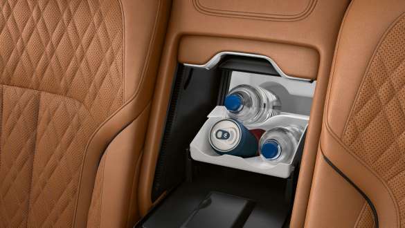BMW 7 серії Седан: холодильник BMW Individual BMW 7 серії Седан: крупний план холодильника BMW Individual