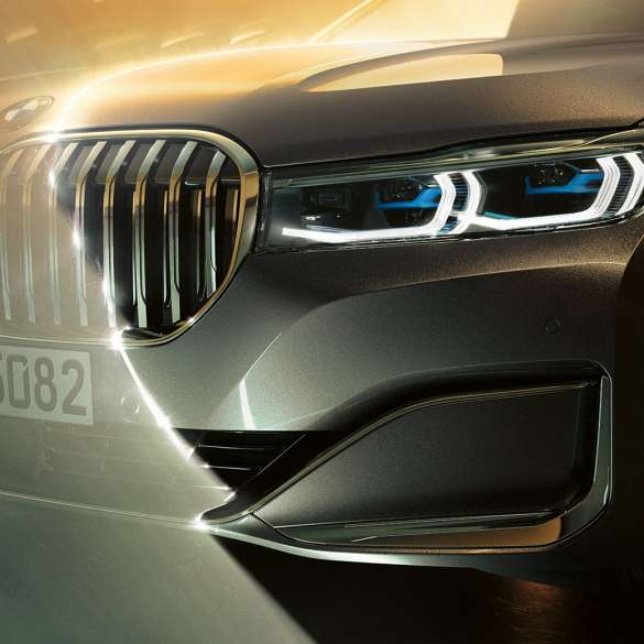 BMW 7 серії Седан: решітка радіатора і лазерні фари BMW 7 серії Седан: решітка радіатора і лазерні фари BMW Laserlight крупним планом