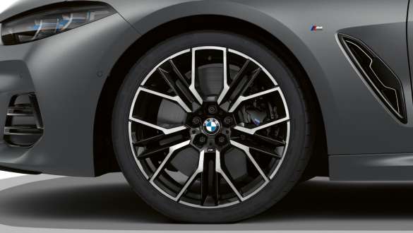 BMW 8 серії Cabrio G14 LCI Facelift 2022 у кольорі Individual Frozen Pure Grey metallic, BMW M850i xDrive, 20-дюймові легкосплавні диски з подвійними спицями 894 M