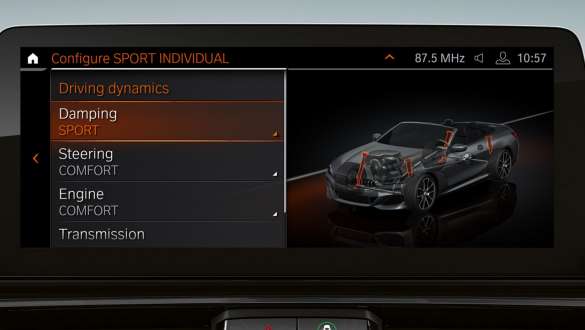 Адаптивна підвіска М BMW 8 серії Cabrio G14 LCI Facelift 2022, крупний план на головний дисплей