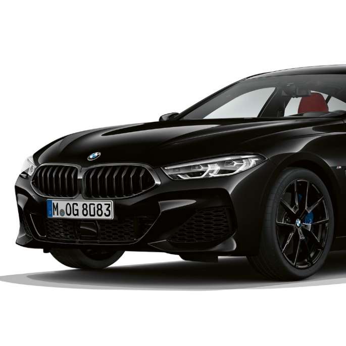 Пакет M Sport вид спереду з поворотом в три чверті BMW 8 серії Gran Coupé, пакет M Sport вид спереду з поворотом в три чверті