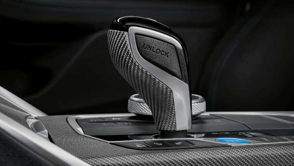 Важіль селектора M Performance обтягнутий алькантарою на BMW i4 G26 2021 Важіль селектора M Performance обтягнутий алькантарою на BMW i4 G26 2021