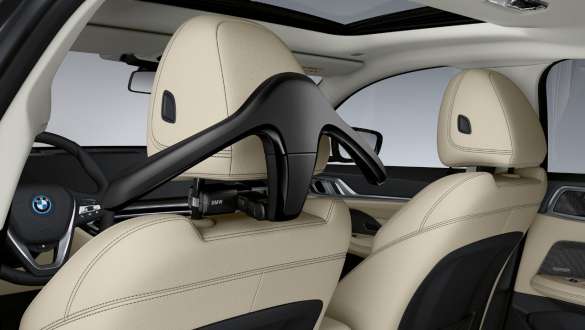 Вішак для одягу BMW в системі Travel & Comfort на BMW i4 eDrive40 G26 2021 Вішак для одягу BMW в системі Travel & Comfort на BMW i4 eDrive40 G26 2021
