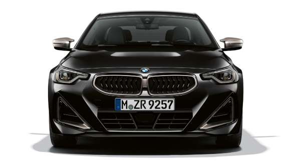 Дизайн передньої частини BMW M240i xDrive Coupé G42 2021 BMW M240i xDrive Coupé G42 2021 у кольорі Black Sapphire металік, дизайн передньої частини