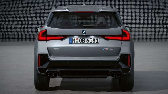 BMW X1 M35i xDrive BMW X1 M35i xDrive, вид ззаду