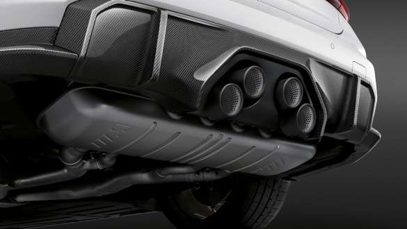 Глушник з титану M Performance на BMW М3 Седан G80 2020 BMW M3 Седан G80 2020 глушник з титану M Performance, крупний план