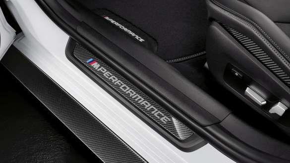 Накладки на пороги M Performance з вуглецевого волокна на BMW М3 Седан G80 2020 BMW M3 Седан G80 2020 накладки на пороги з вуглецевого волокна M Performance, крупний план