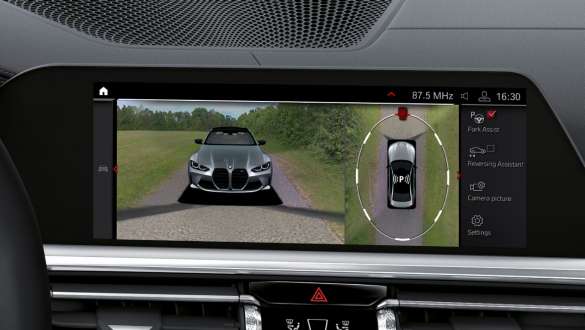 Асистент паркування Plus BMW 3 серії Седан M Automobiles G80 G20 BMW 3 Series Седан M Automobiles G80 G20 BMW Асистент паркування Plus, дисплей керування, інтер’єр.