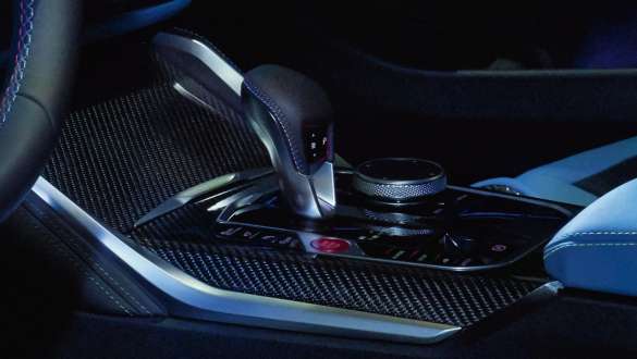 8-ступінчаста коробка передач M Steptronic BMW M4 Competition Coupé G82 2020 BMW M4 Competition Coupé G82 2020 з 8-ступінчастою коробкою передач M Steptronic, центральна консоль крупним планом