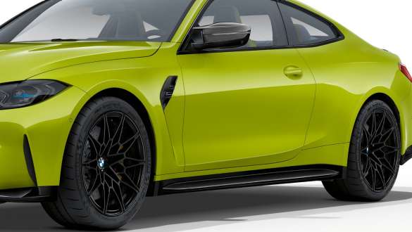 Вид збоку на BMW M4 Competition Coupé G82 2020 BMW M4 Competition Coupé G82 2020 вид збоку