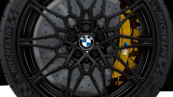 Карбоно-керамічні гальма М BMW M4 Coupé G82 2020 BMW M4 Coupé G82 2020 карбоно-керамічні гальма М крупним планом