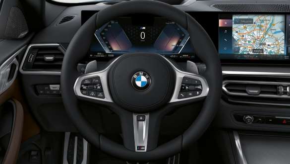 Шкіряне кермо M BMW M440i xDrive Coupé G22 2020 BMW M440i xDrive Coupé G22 2020 шкіряне кермо M всередині зблизька