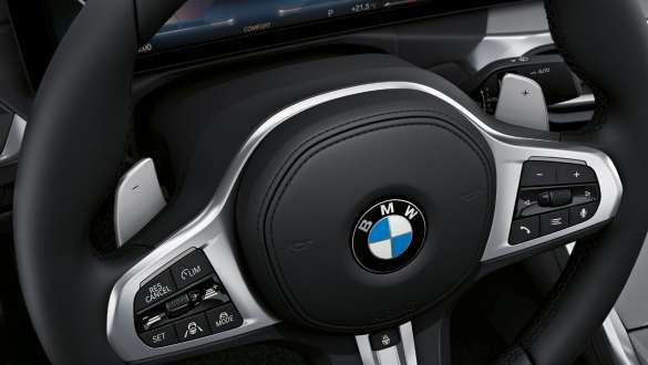 Адаптивне спортивне рульове керування BMW M440i xDrive Coupé G22 2020 BMW M440i xDrive Coupé G22 2020 адаптивне спортивне рульове керування, інтер'єр зблизька