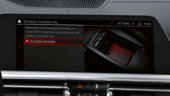 Телефонія з бездротовою зарядкою в автомобілях BMW 4 серії M G82 G22 Автомобілі BMW М 4 серії G82 G22 телефонія з бездротовою зарядкою