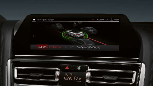 Driving Assistant Professional. Автомобілі BMW 8 серії Кабріолет M з Driving Assistant Professional.