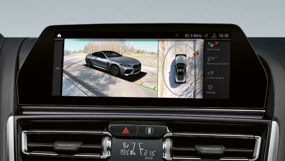 Parking Assistant Plus. Автомобілі BMW 8 серії Coupé M з Parking Assistant Plus.