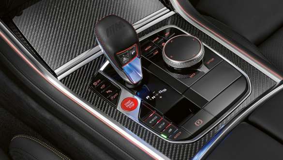 8-ступінчаста коробка передач M Steptronic. BMW M8 Competition Coupé з 8-ступінчастою коробкою передач M Steptronic.