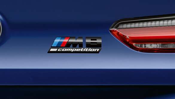 Знак M8 Competitio. Знак M8 Competition на BMW M8 Competition Coupé.