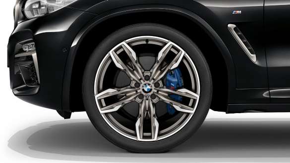 BMW X3 M40i і BMW X3 M40d зі спортивними гальмами M. BMW X3 M40i і BMW X3 M40d в Black Sapphire металік, екстер'єр, легкосплавні диски зі спортивними гальмами M.