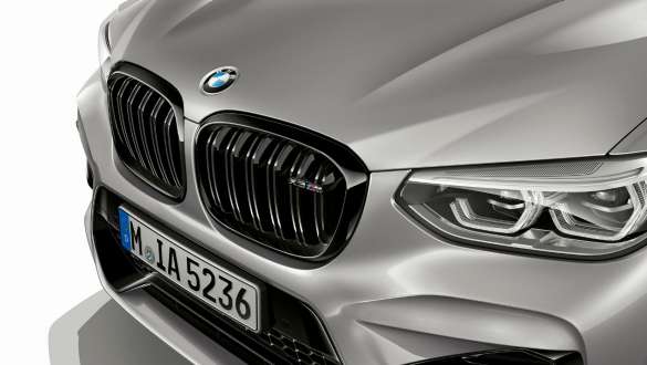 BMW X3 M, передня частина з решіткою радіатора M. BMW X3 M Competition в Donington Grey металік, екстер'єр, передня частина з решіткою радіатора M, чорний глянсовий колір.
