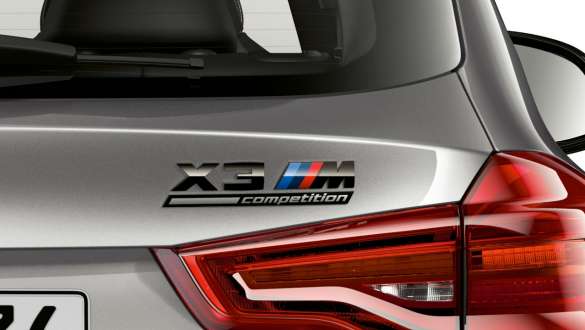 BMW X3 M Competition, задня частина з написом “X3 M Competition”. BMW X3 M Competition в Donington Grey металік, екстер'єр, задня частина з написом “X3 M Competition”.