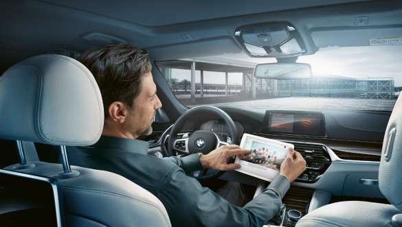 Автомобили BMW X3 M, Parking Assistant Plus. Автомобили BMW X3 M, Control Display, Parking Assistant Plus.