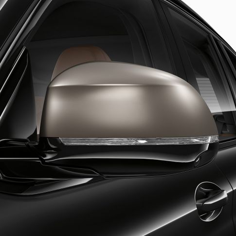 BMW X3 M40i і BMW X3, дзеркала заднього виду. BMW X3 M40i і BMW X3 M40d в Black Sapphire металік, екстер'єр, оцинковані дзеркала заднього виду в Cerium Grey.