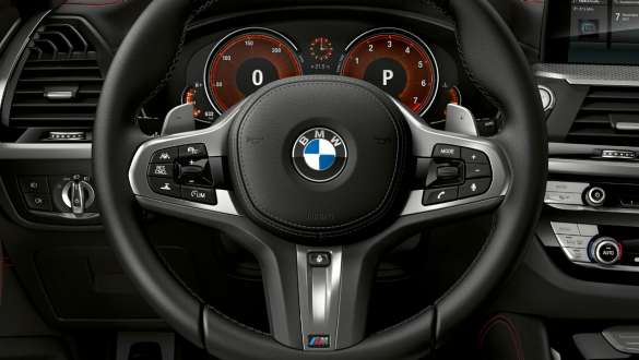 BMW X4 M40i та BMW X4 M40d, шкіряне кермо M. BMW X4 M40i та BMW X4 M40d, салон, кабіна зі шкіряним кермом M.