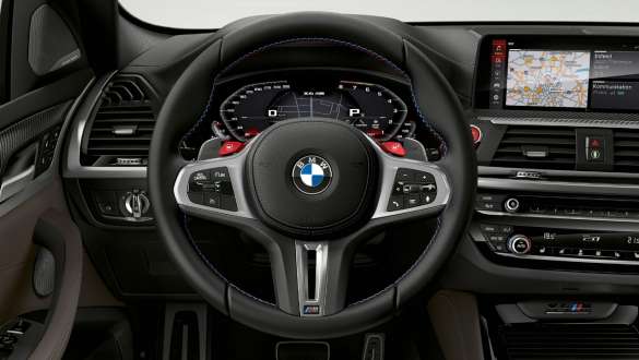 BMW X4 M Competition, шкіряне кермо M. BMW X4 M Competition, салон, кабіна, шкіряне кермо M вкл. багатофункціональність.