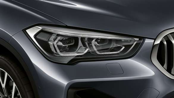 BMW X1 F48 LCI Адаптивні світлодіодні фари BMW X1 F48 LCI крупний план адаптивних світлодіодних фар