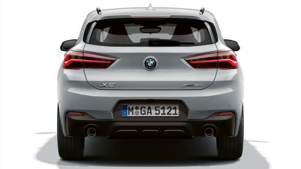 Вид ззаду на BMW Х2 F39 Вид ззаду на BMW Х2 F39 2020 в кольорі Brooklyn Grey