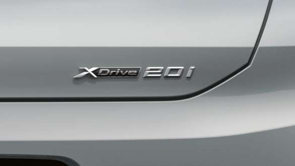 Вид ззаду на BMW Х2 F39 BMW X2 xDrive F39 2020 у кольорі Brooklyn Grey metallic, вид ззаду