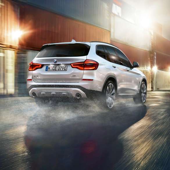 BMW X3 M40i, задній знімок з позначенням моделі BMW X3 M40i, задній знімок з позначенням моделі