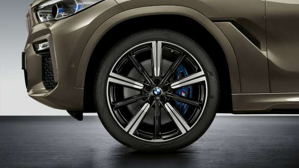 22-дюймові легкосплавні колісні диски M Perfomance Star-spoke style 749 M BMW X6 G06 2019. 22-дюймові легкосплавні колісні диски M Perfomance Star-spoke style 749 M BMW X6 G06 2019.