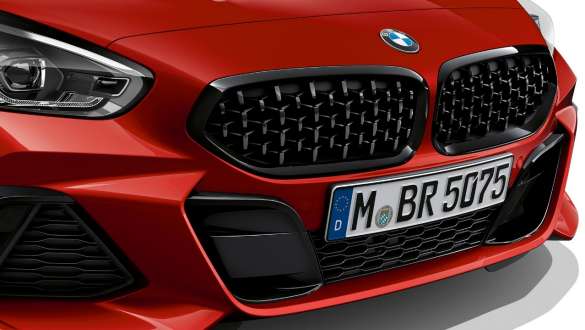 BMW Z4 Родстер решітка радиатора BMW Z4 Родстер з решіткою радіатора у сітці