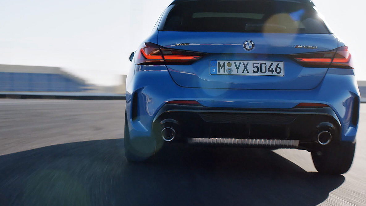 Спортивне рульове керування М. BMW 1 серії з рульовим управлінням M Sport.