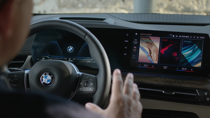 BMW 2 серії Active Tourer U06 2021, відео із віддаленим оновленням програмного забезпечення BMW 2 серії Active Tourer U06 2021, відео про оновлення програмного забезпечення