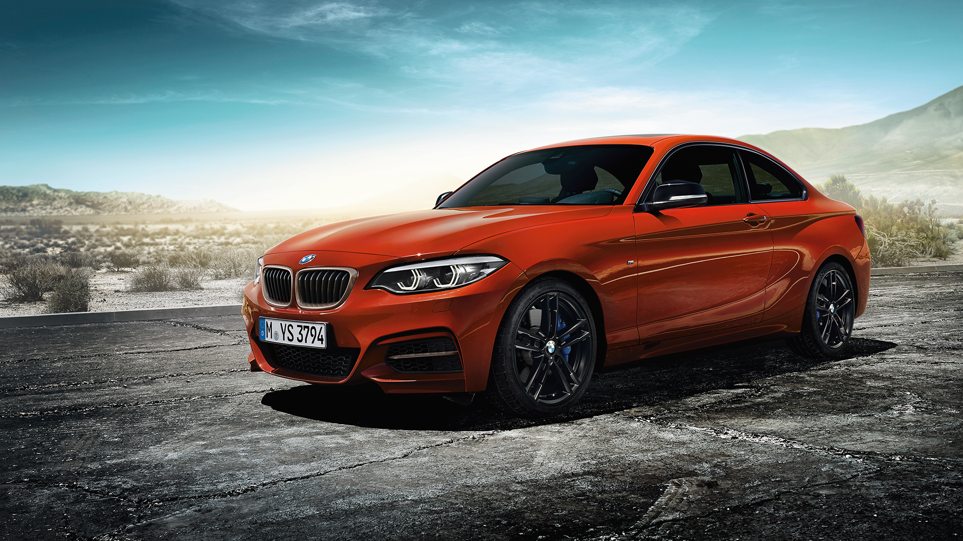 BMW 2 серии Coupé, неподвижный снимок спереди BMW 2 серии Coupé, неподвижный снимок спереди