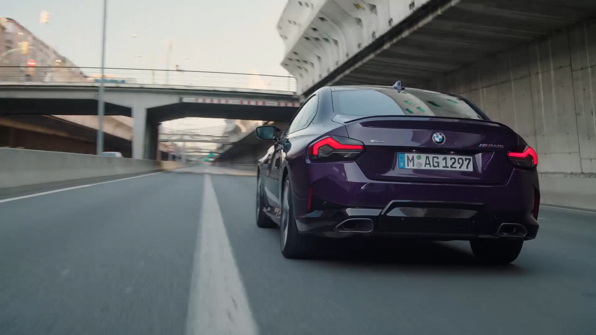 BMW 2 Series Coupé G42 2021 ходові характеристики в відео BMW 2 Series Coupé G42 2021 ходові характеристики в відео