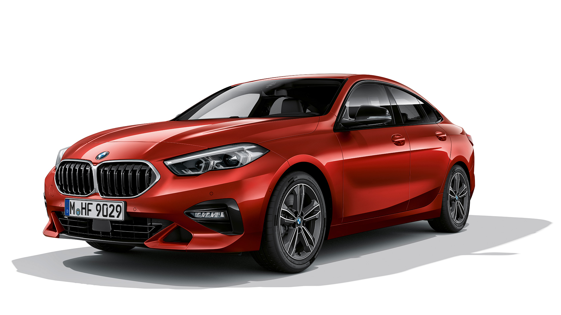 Решітка радіатора BMW BMW 2 серії Gran Coupe Sport Line Решітка радіатора BMW з хромованою рамою радіатора BMW 2 серії Gran Coupe Sport Line Melbourne Red F44 вид збоку