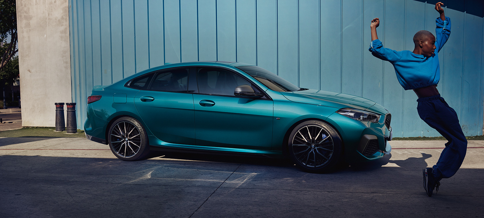 Предложения и услуги для BMW 2 серии Gran Coupé Предложения и услуги для BMW 2 серии Gran Coupé Snapper Rocks Blue металлик F44, вид сбоку