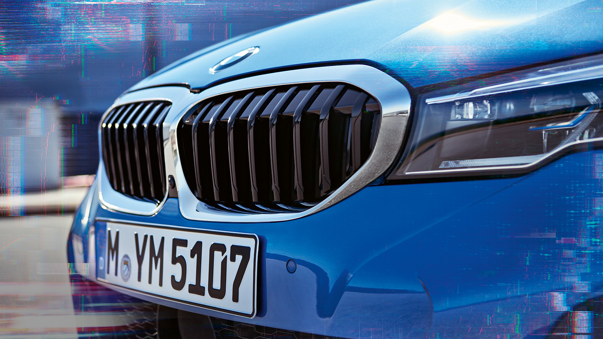 BMW 3 серії Седан, здвоєна решітка радіатора. Вид збоку здвоєної решітки радіатора седана BMW 3 серії крупним планом.
