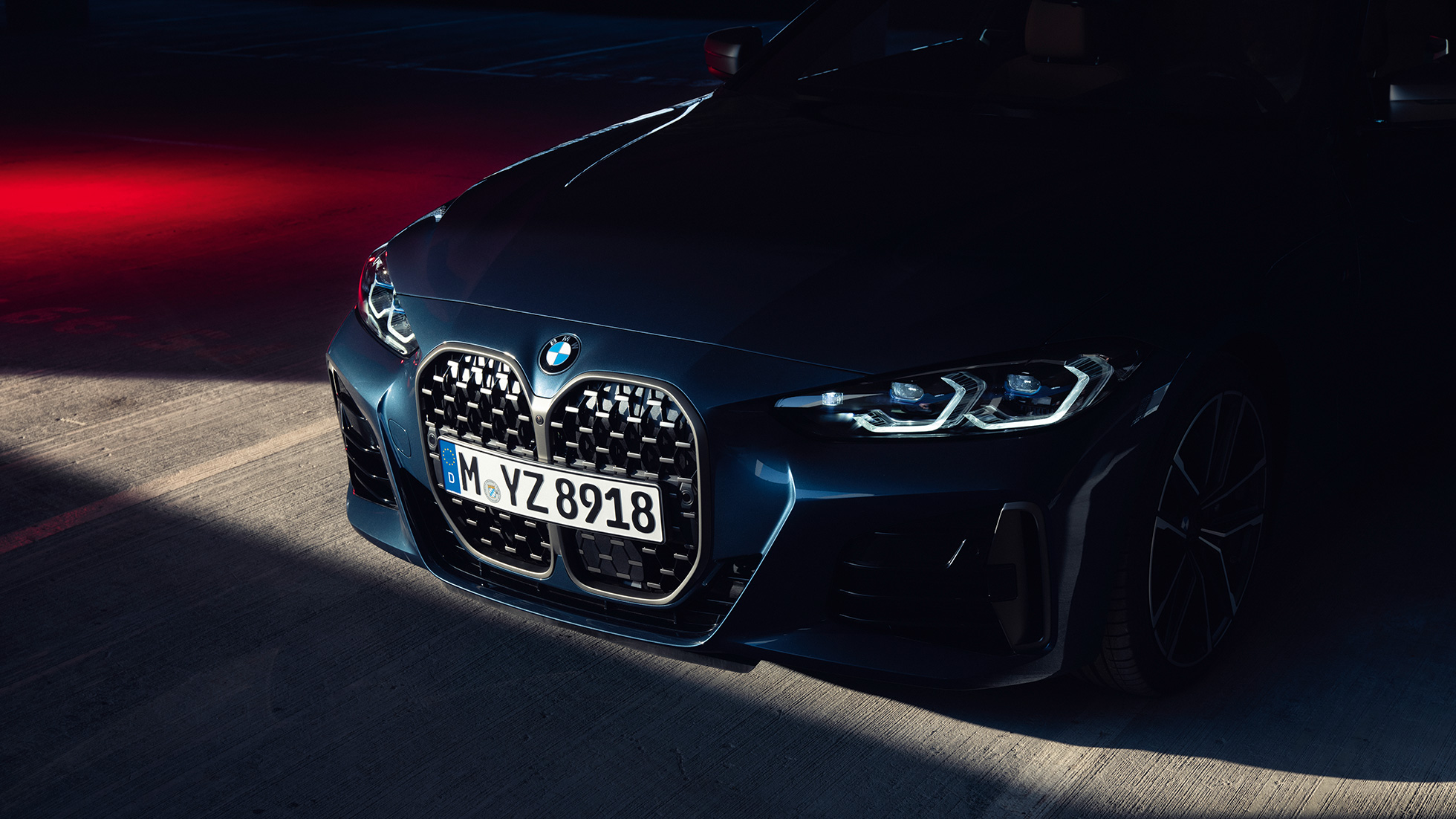 Вид спереду подвійна решітка крупним планом BMW 4 серії Coupé G22 2020 BMW 4 серії Coupé G22 2020 Arctic Race Blue металік вид спереду подвійна решітка крупним планом