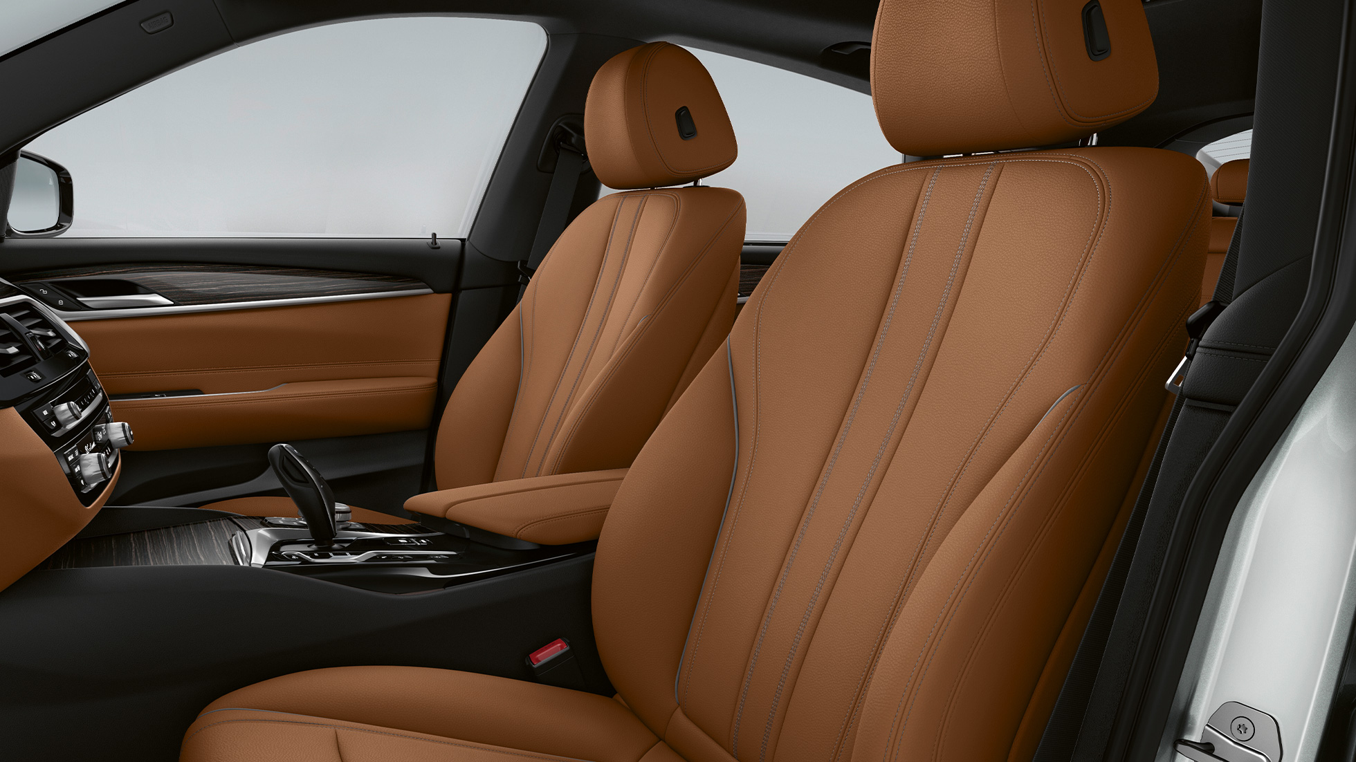 Оббивка салону BMW 6 серії Gran Turismo G32 2020 у базовій комплектації Оббивка зі шкіри Dakota кольору Cpgnac/Black BMW 6 серії Седан G32 620d 2020 у базовій комплектації в інтер’єрі